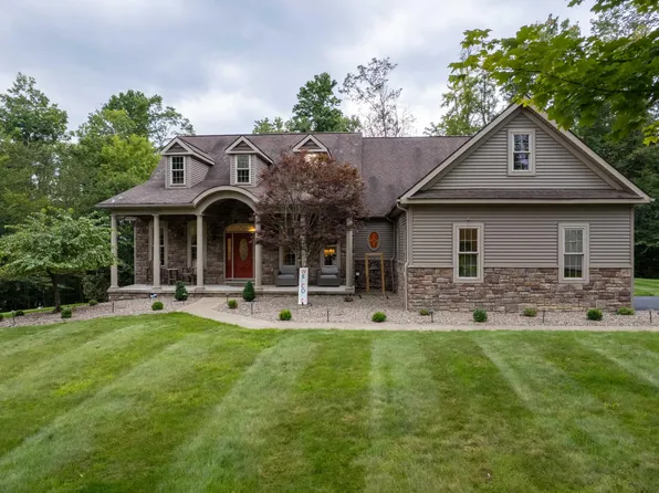 126 Basil Rock Ct, Du Bois, PA 15801