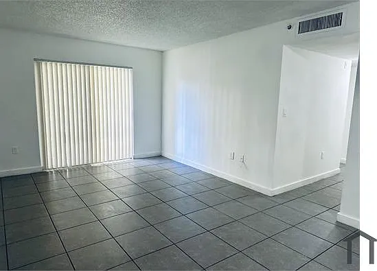 2 bed, 700 sqft, $2,500 — Photo 2