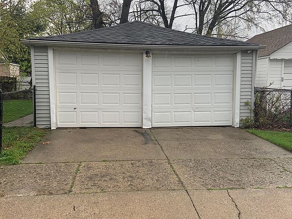 3rd image of 23704 Easterling Ave