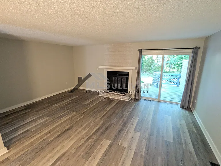 4 Willow Bridge Dr #1 — Photo 6