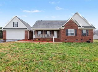 5421 Waynick Meadow Rd, Asheboro, NC 27205