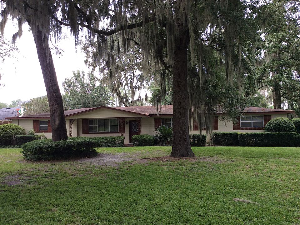 1st image of 2911 Bridlewood Ln