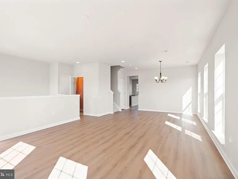 42696 Telford Ter — Photo 11