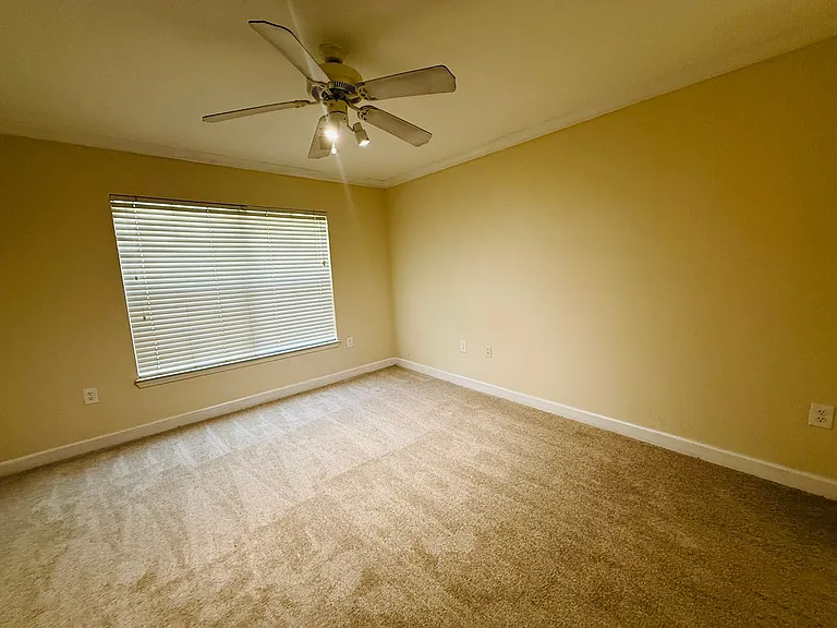 18557 Bridle Club Dr — Photo 16