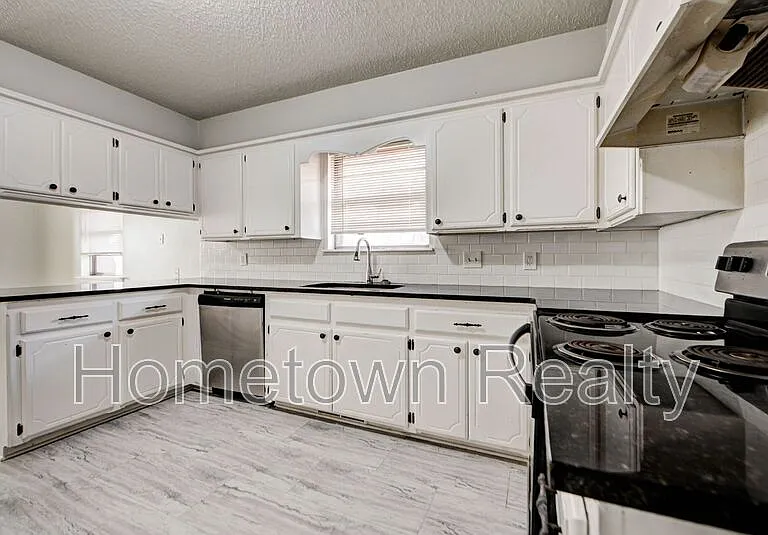 605 W Clarke St — Photo 19