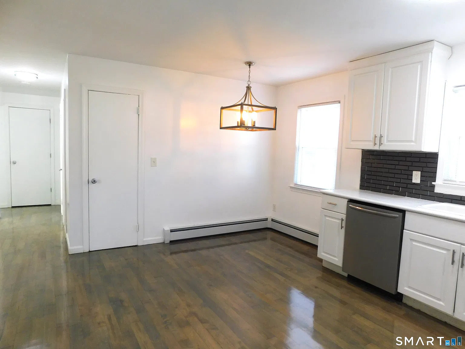 3 bed, 1.0 bath, 1100 sqft, $2,800 — Photo 4