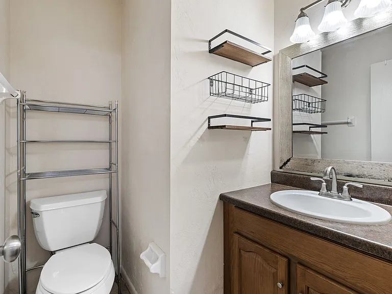 2620 NW 48th Pl — Photo 13