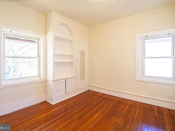 4th image of 3511 Baring St APT 3C