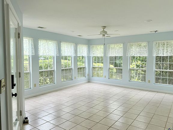 3rd image of 293 Osage Cir