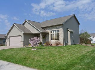 538 Biese St, Combined Locks, WI 54113