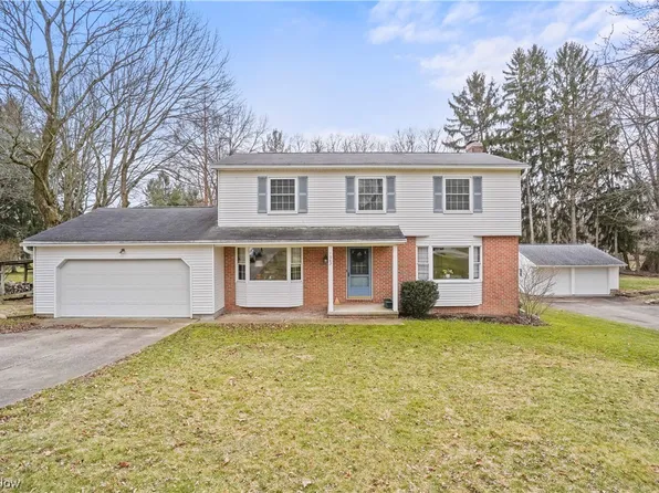 1062 Hillcrest Dr, Tallmadge, OH 44278