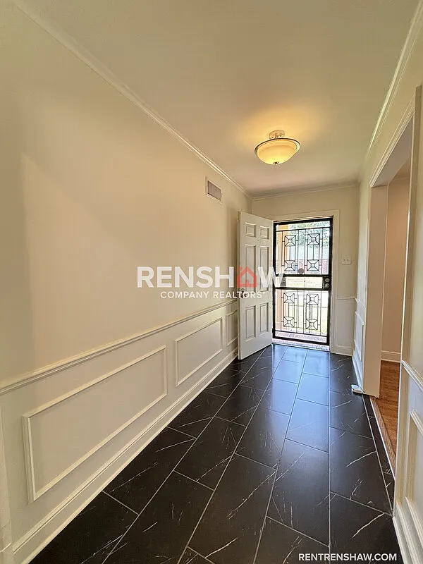 3 bed, 2.0 bath, 1772 sqft, $2,395 — Photo 2