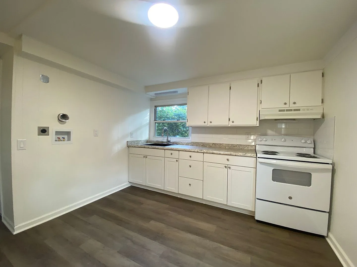 505 Stanley Ave — Photo 2