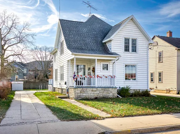 241 W 9th Ave, Oshkosh, WI 54902