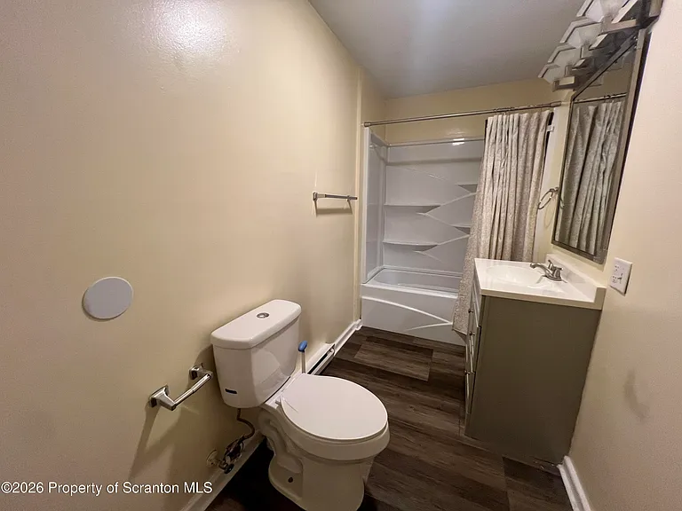1733 Lakeside Dr — Photo 6