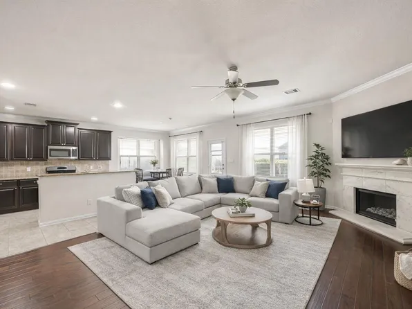 13722 McKinney Creek Ln, Houston, TX 77044