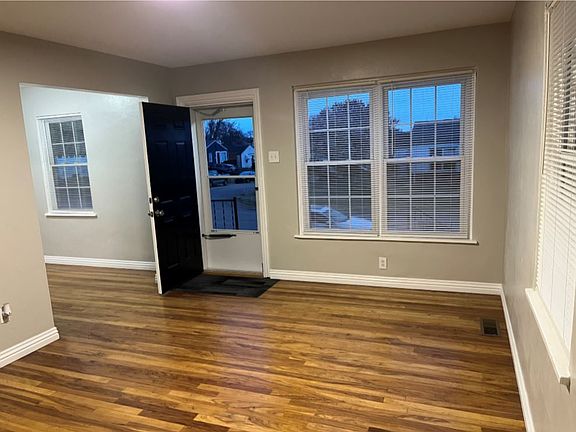 Living Room-Main Entrance