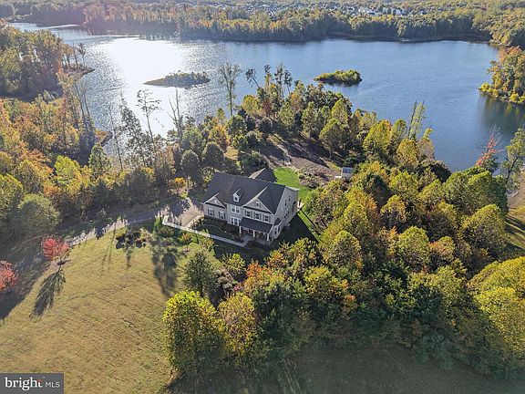 2nd image of 165 Edgewater Dr