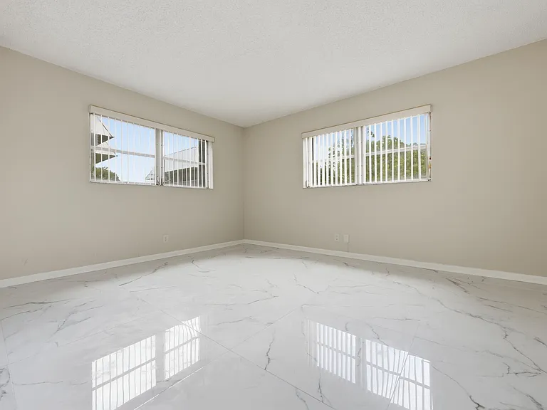 3000 Riverside Dr #201-1 — Photo 14