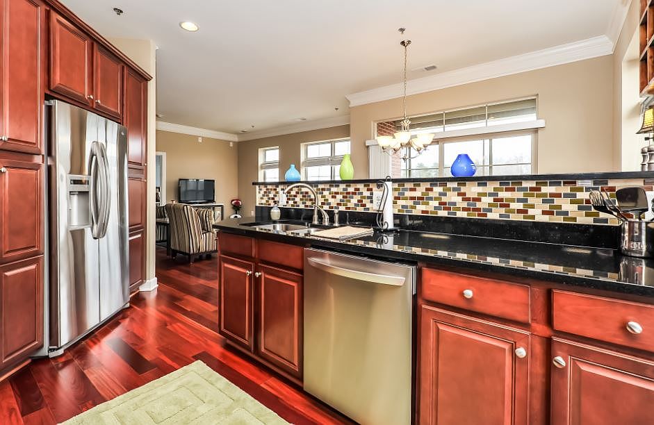 Beautiful gourmet kitchen