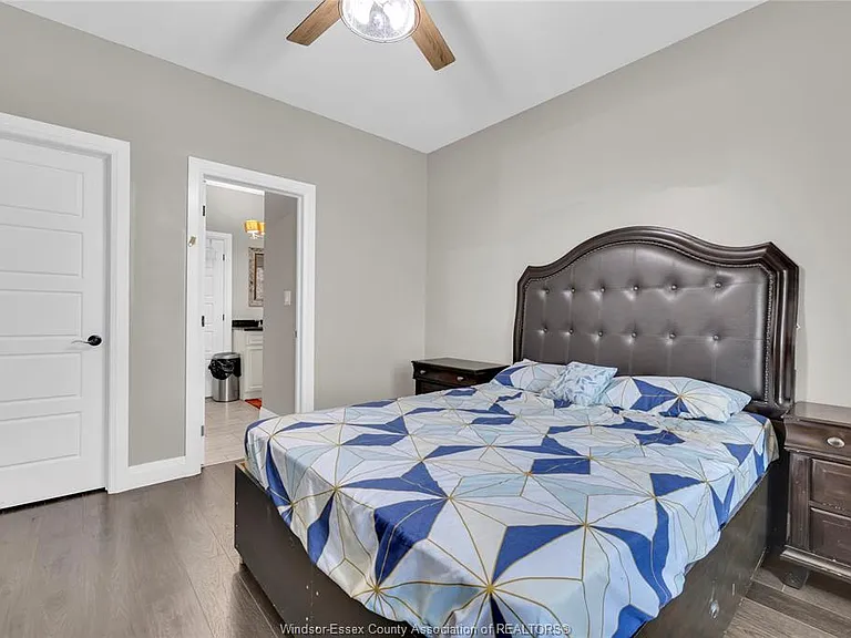 498 Sacred Heart Dr #UPPER — Photo 16