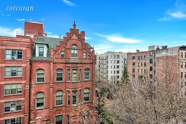 Sold by Corcoran | media 7