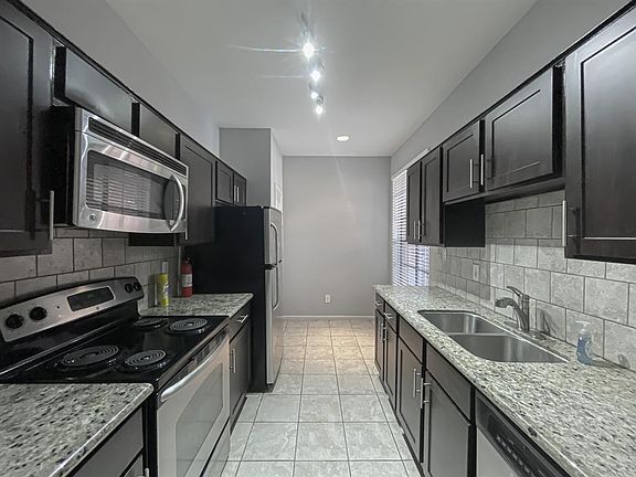 3rd image of 2255 Braeswood Park Dr APT 274