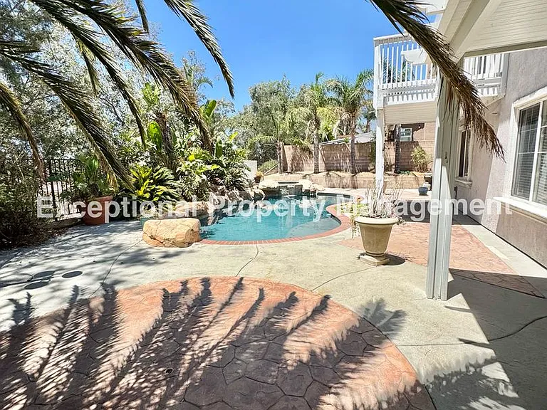 14855 Hedgerow Ct — Photo 25