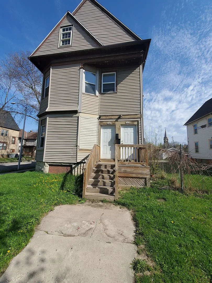2478-2480 W Juneau Ave. (Duplex) — Photo 1
