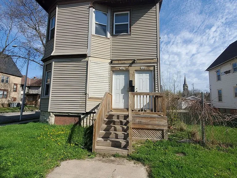 2478-2480 W Juneau Ave. (Duplex) — Photo 1