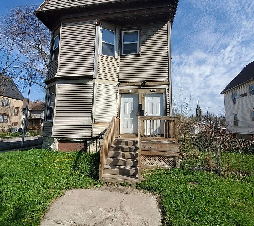 2478-2480 W Juneau Ave. (Duplex)