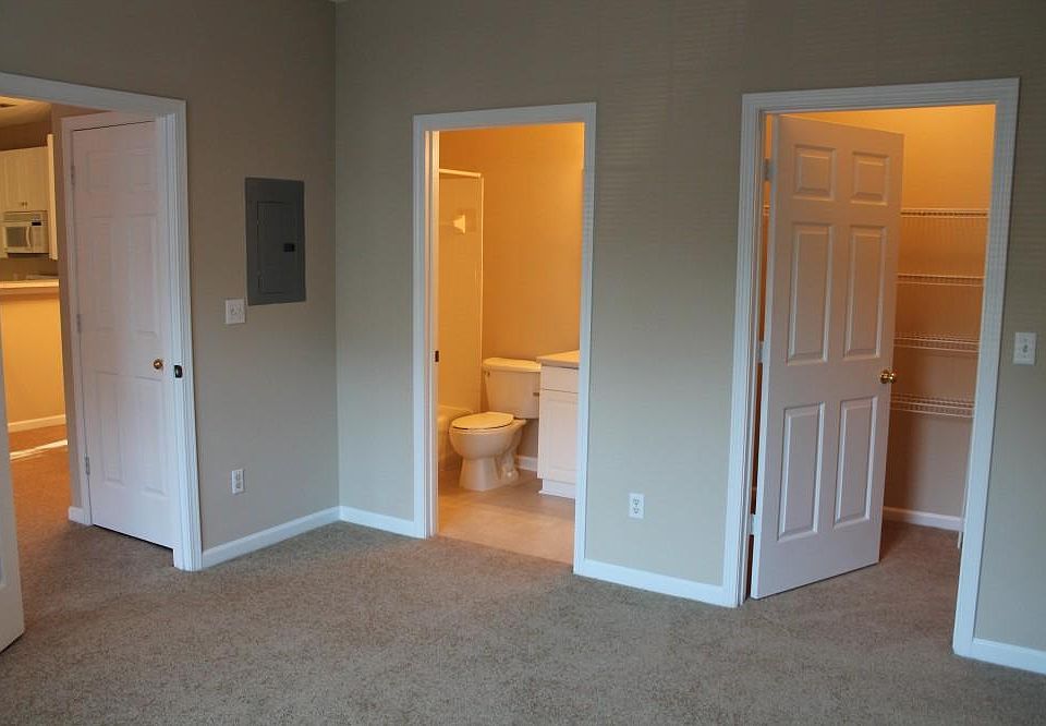 2nd image of 70 Kensington Blvd #502