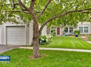24 Red Oak Trl, Cary, IL 60013