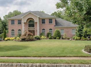 24 Overlook Dr, Jackson, NJ 08527