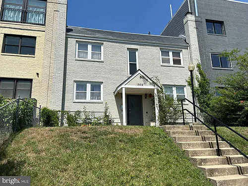 1932 3rd St NE #102 Photo 1