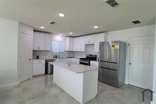 949 Shire Ave — Photo 5