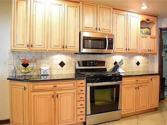 4th image of 3961 Welcker Dr NE