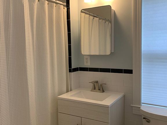 3rd image of 2507 Arlington Blvd APT 201