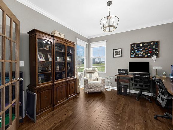 4th image of 7562 Madeline Dr