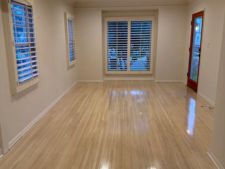 7822 Bleriot Ave — Photo 2