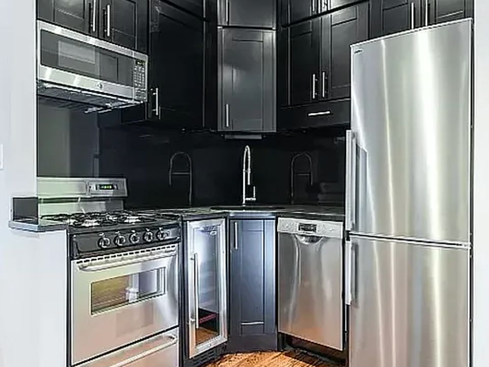 2nd image of 290 W 12th St APT 2E