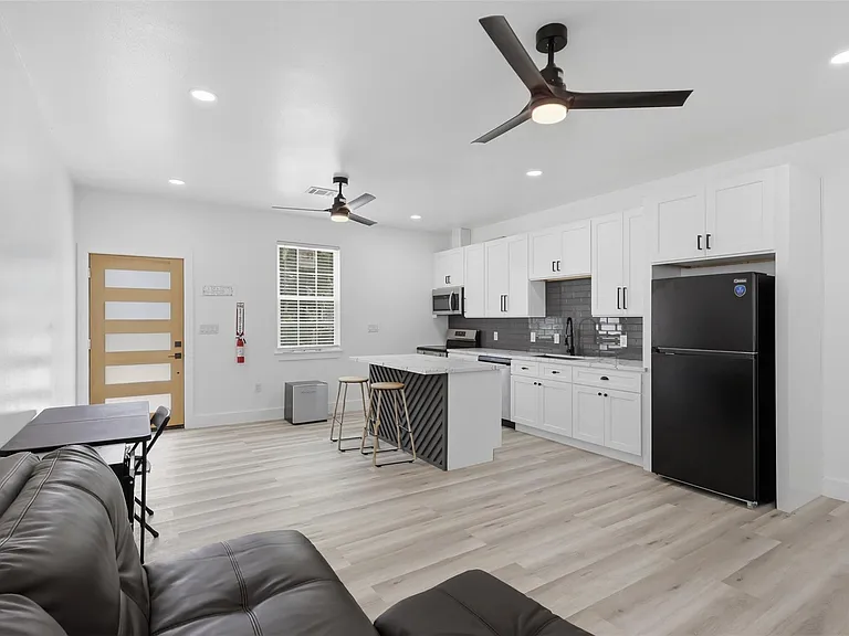 8209 Richland Dr #B — Photo 3