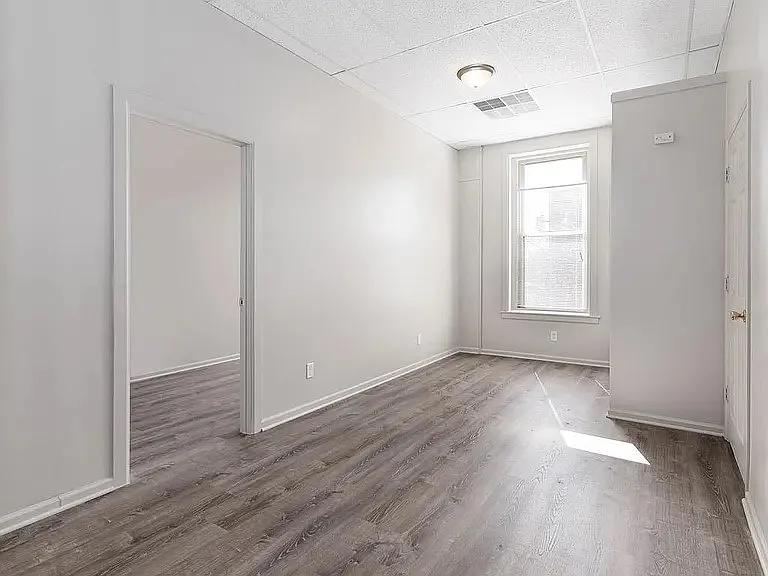 2 bed, 760 sqft, $1,700 — Photo 3