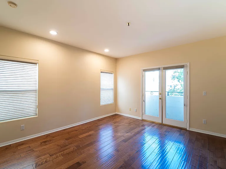 12011 Goshen Ave #202 — Photo 25