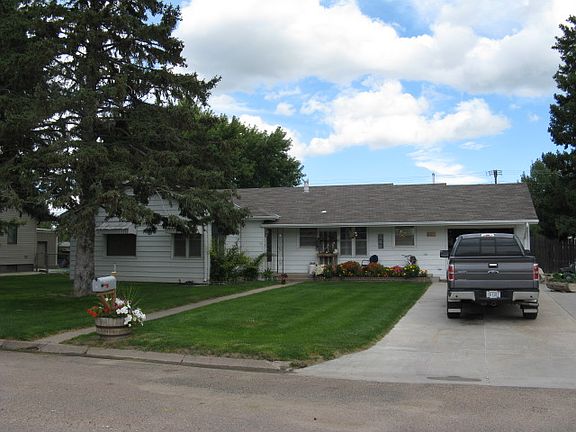 2nd image of 821 Sherman Ave