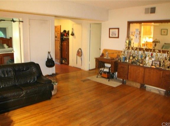 4th image of 14423 Clymer St