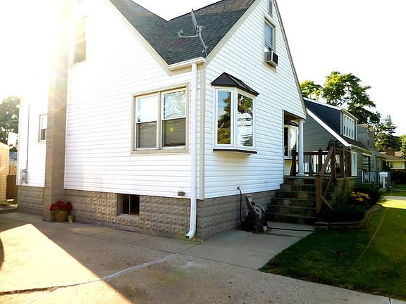 2nd image of 3438 Elder Ln