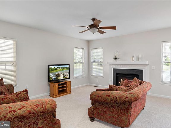 5th image of 321 Whipp Dr SE