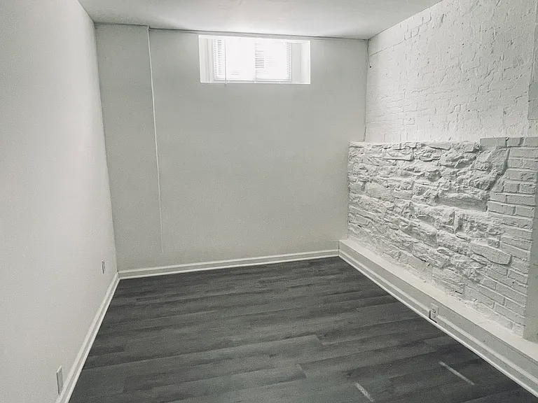 900 Saint Paul St #B2 — Photo 8