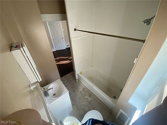 5th image of 2104-2106 W 104th St